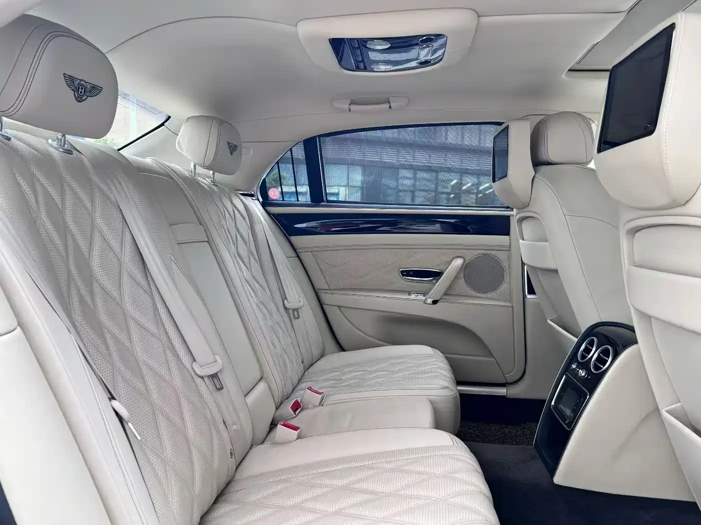 Bentley Flying Spur 2015 6.0T W12 Mulliner фото 8
