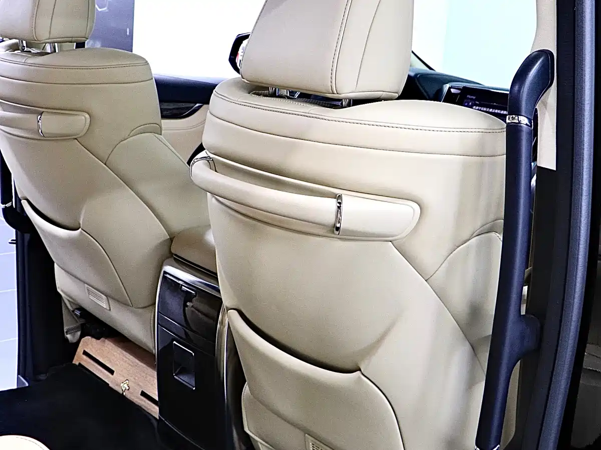 Toyota Vellfire 2021 Crown Hybrid 2.5L HV Supreme Edition фото 17