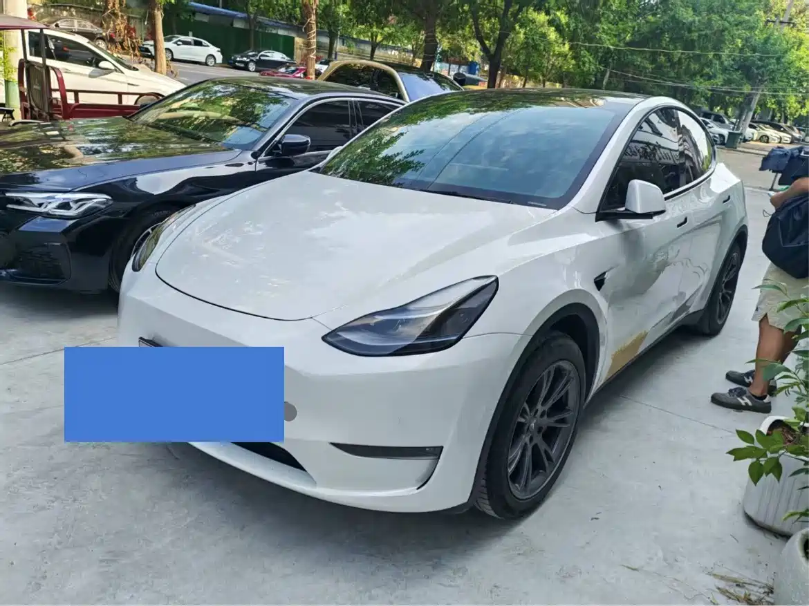 Tesla Model Y 2023