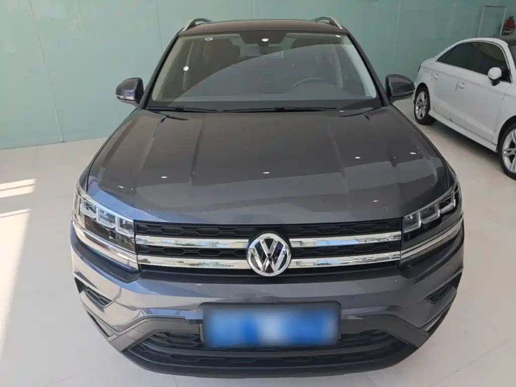صورة 3 - Volkswagen Tharu