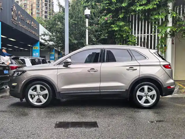 Lincoln MKC 2017 2.0T 2WD Exclusive Edition — фото 4
