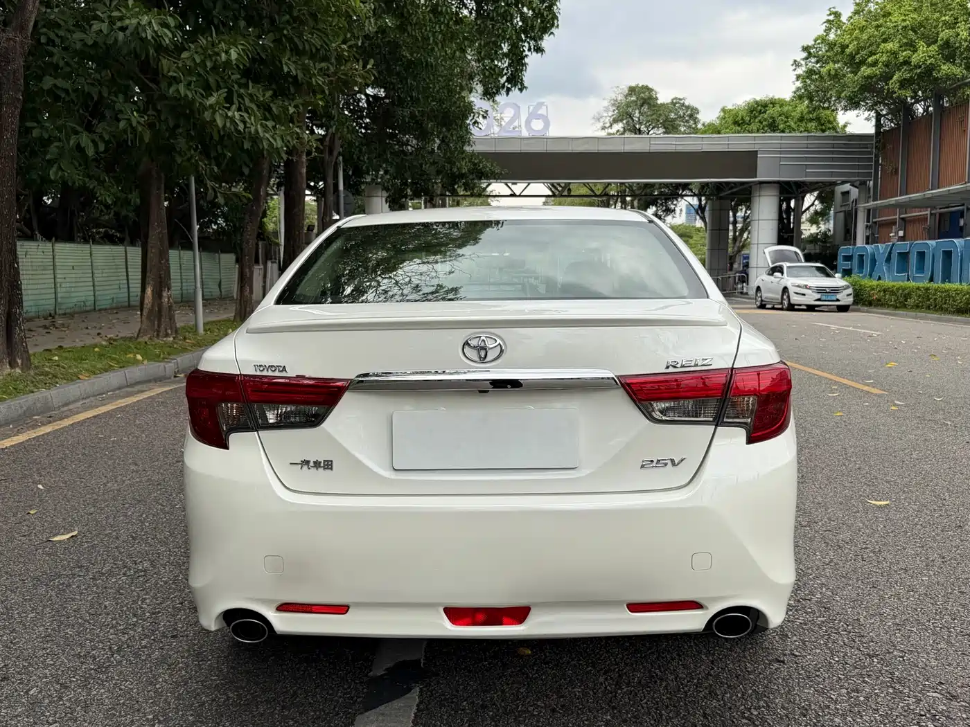 Toyota Reiz 2013 2.5V Shangrui Navigation Edition фото 5