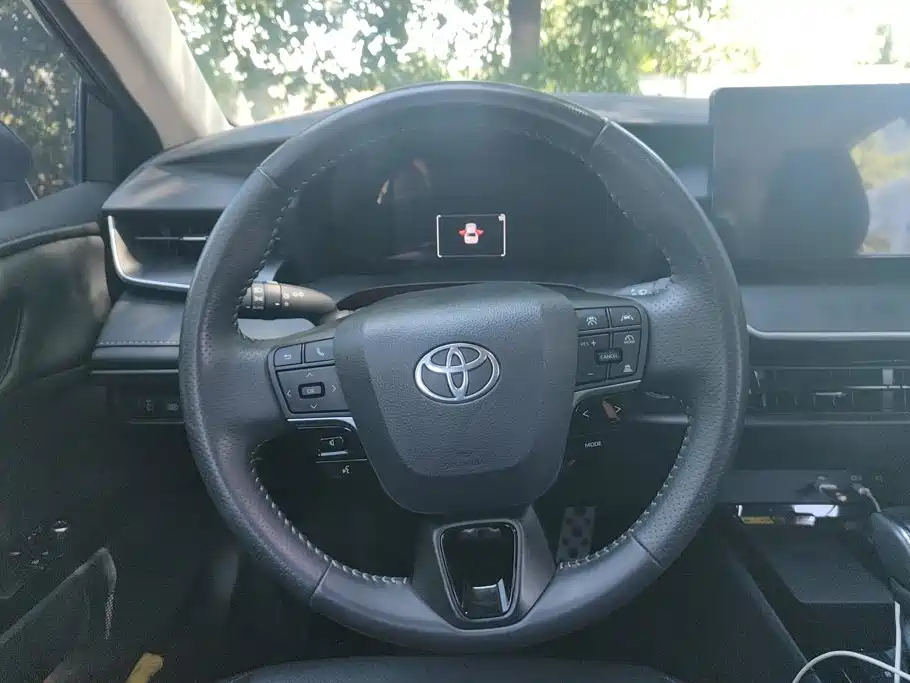 Toyota Camry 2025 2026 Hybrid 2.0HSE Sport Lite Edition