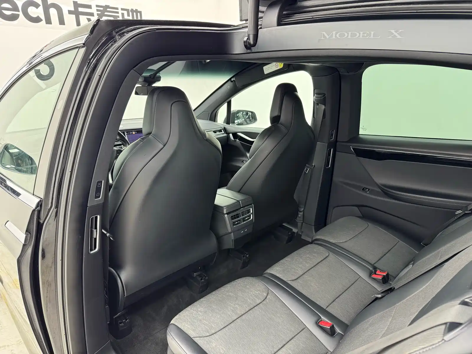 Фото 28 - Tesla Model X