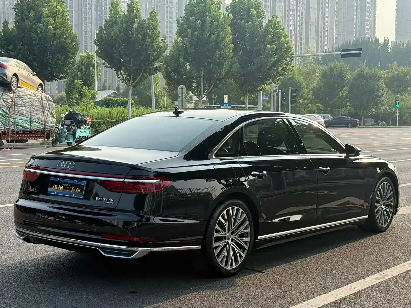Фото 7 - Audi A8