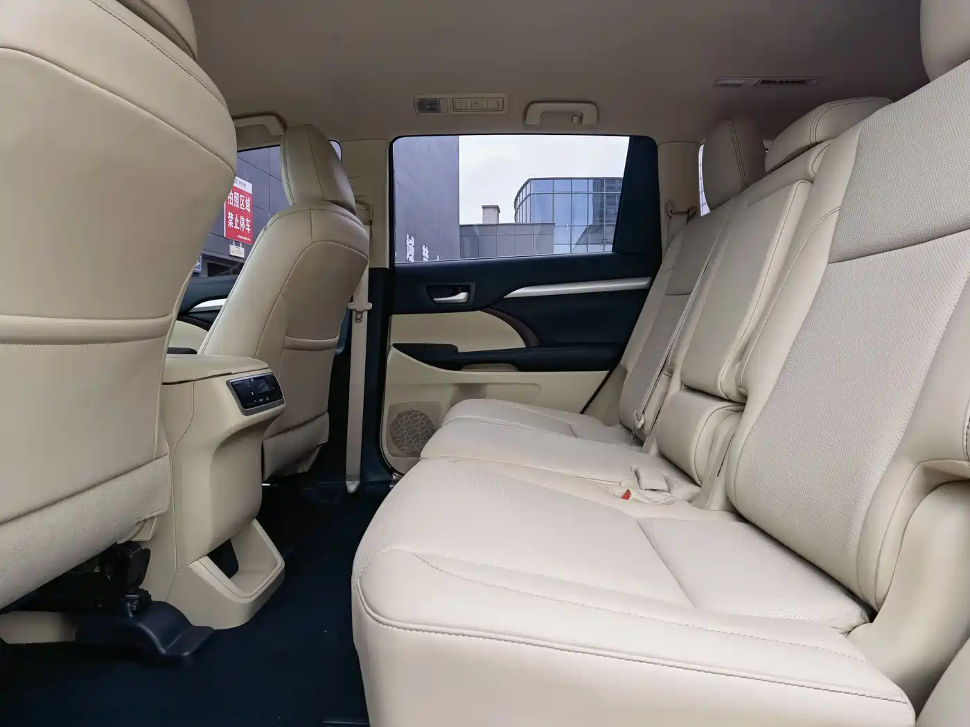 Toyota Highlander 2015 2.0T AWD Elite Edition 7-seater фото 6