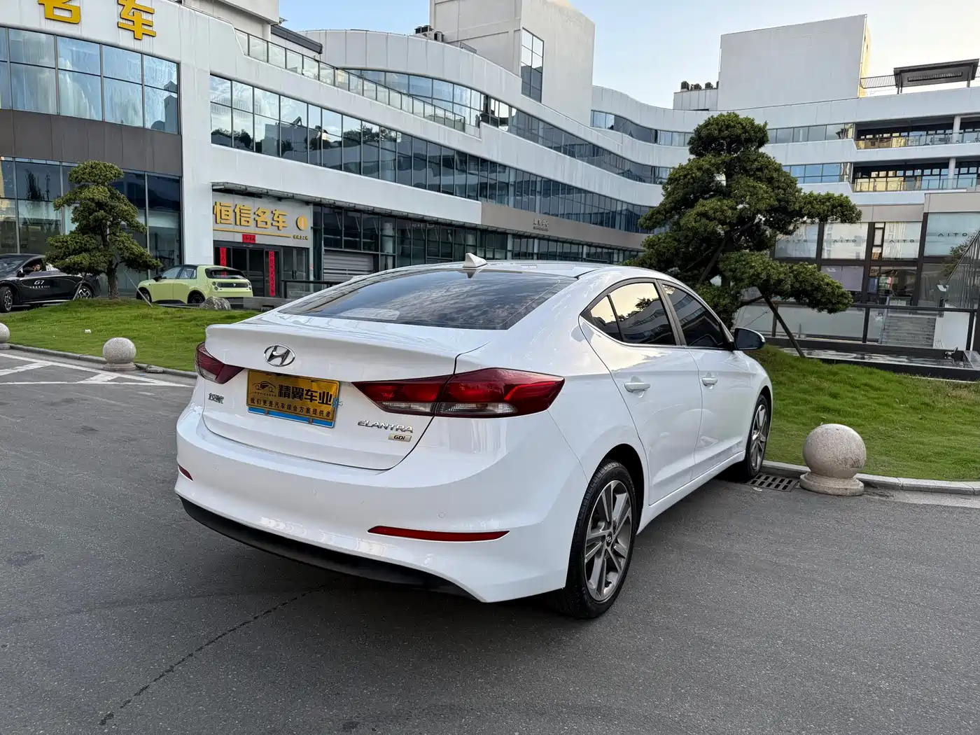 Hyundai Elantra 2016 Model 1.6L Automatic Smart Elite фото 11