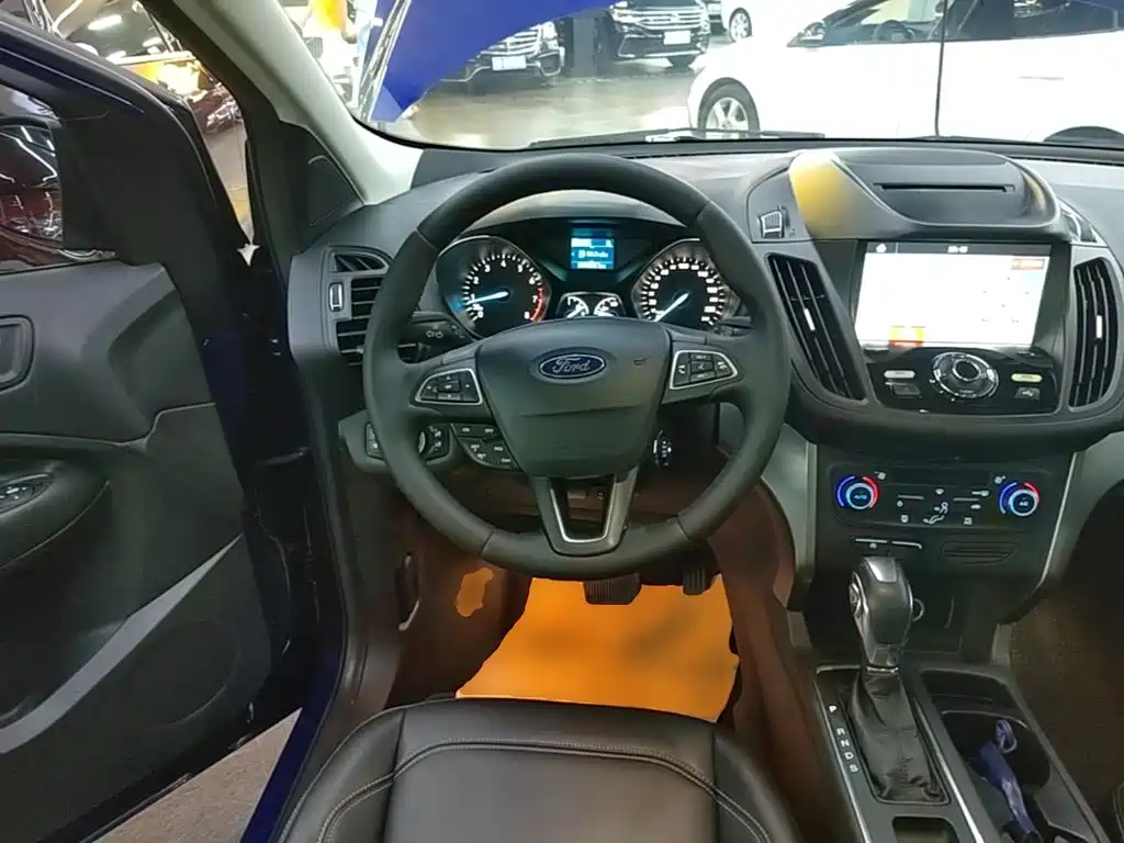 Фото 11 - Ford Kuga