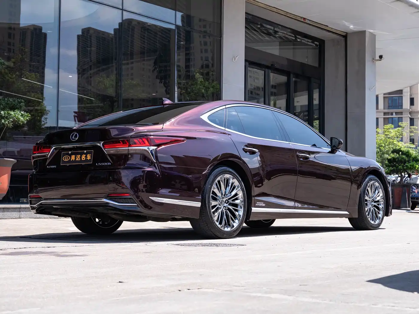 Lexus LS 2020 500h Executive (China VI) фото 3