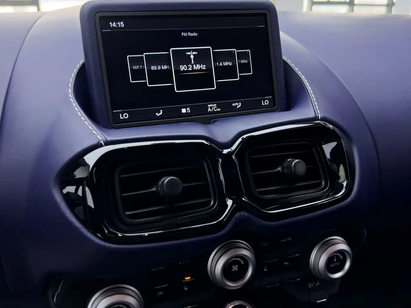 Aston Martin V8 Vantage 2020 2018 4.0T V8 Coupe