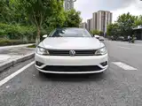 Photo 2 - Volkswagen Lamando