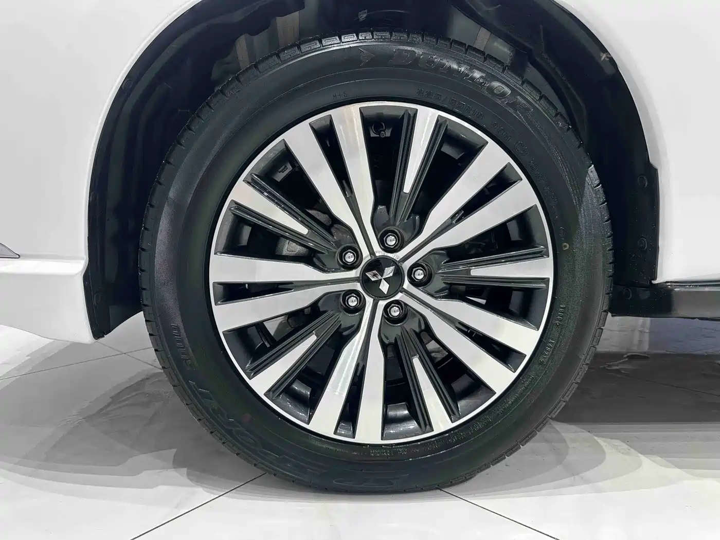 Фото 20 - Mitsubishi Outlander