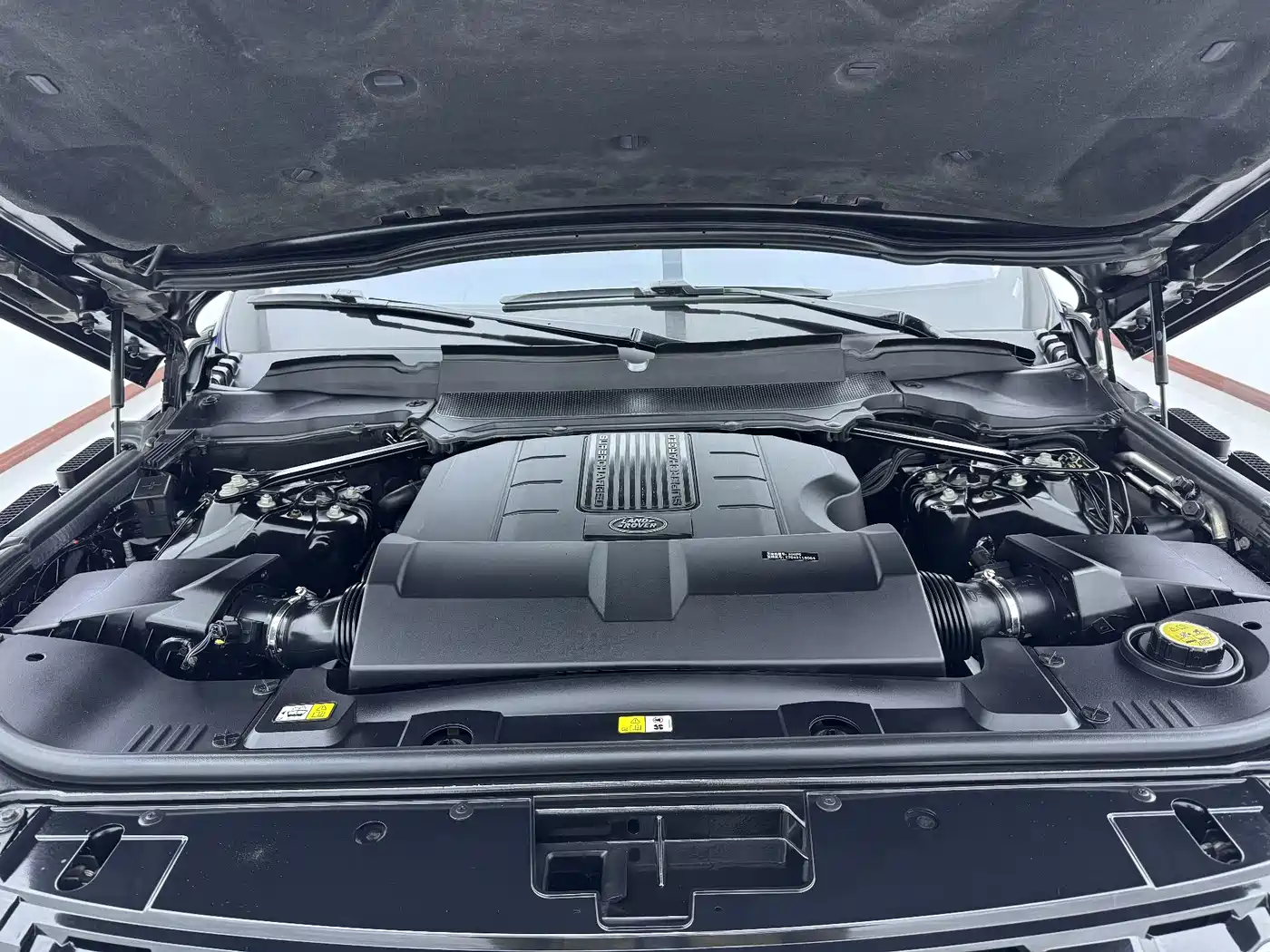 Land Rover Range Rover 2017 3.0 SC V6 Golden Age Edition фото 21