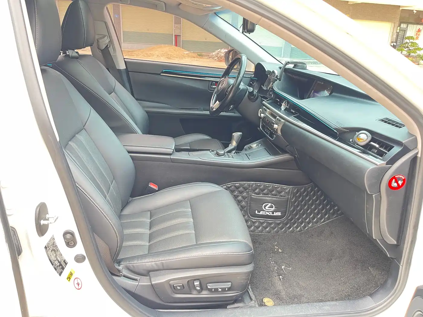 Lexus ES 2015 200 Elite Edition фото 9