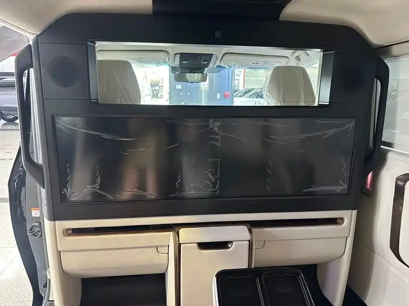 Lexus LM 2025 Model 500h Four-Seater Imperial Edition фото 3