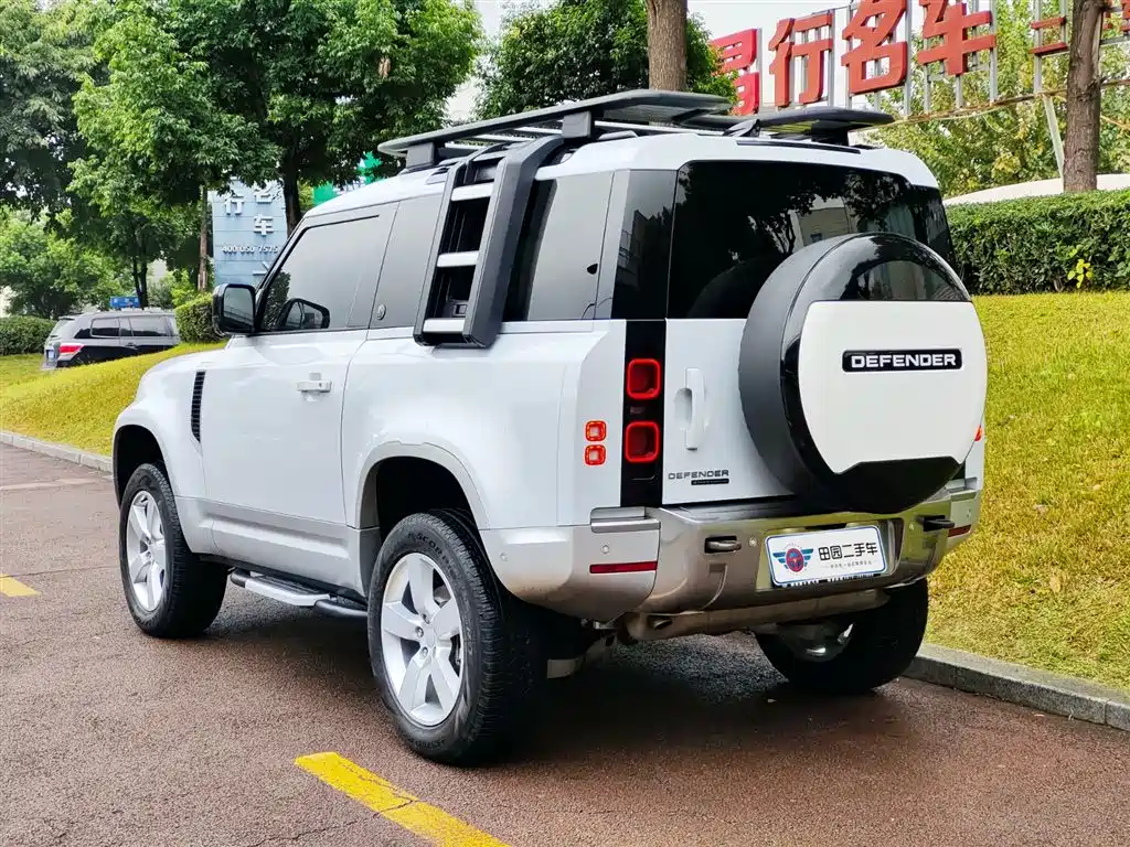 Land Rover Defender 2022 Model 90 2.0T P300 Tiger Ambition Edition фото 4