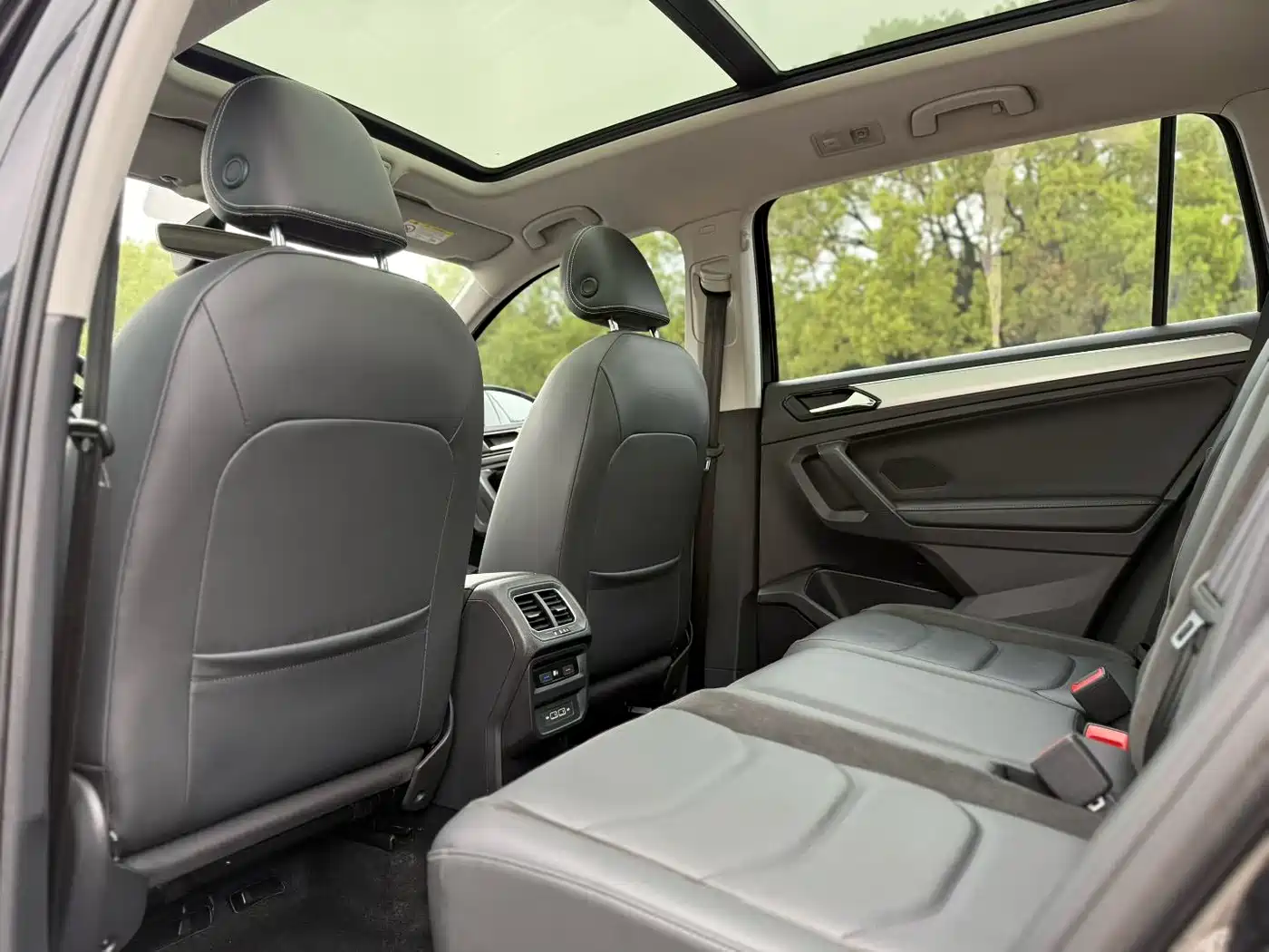 Volkswagen Tiguan L 2019 330TSI Automatic 2WD Smart Luxury Edition China VI фото 6