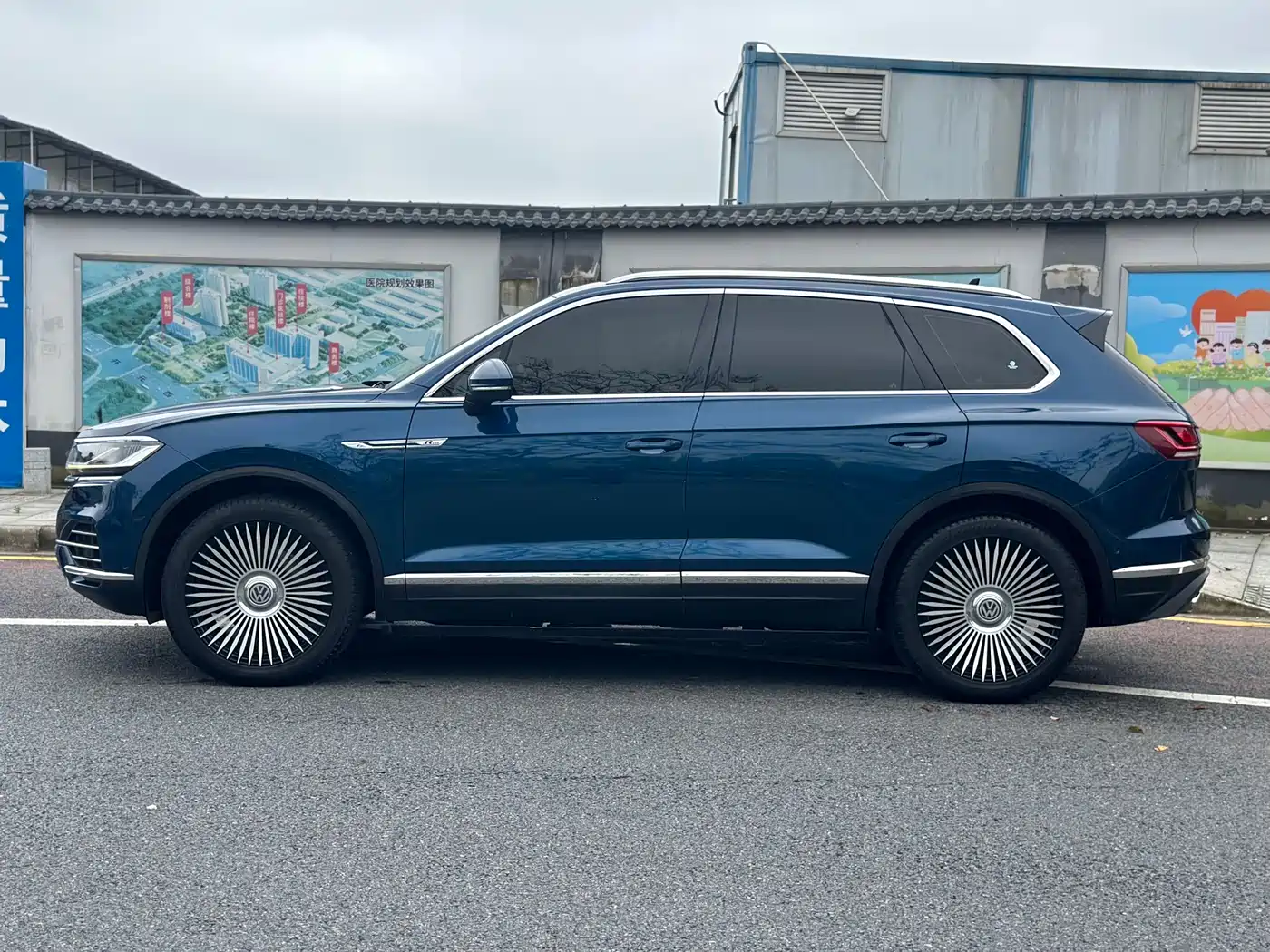 Volkswagen Touareg 2019 2.0TSI Pilot Edition China VI фото 3