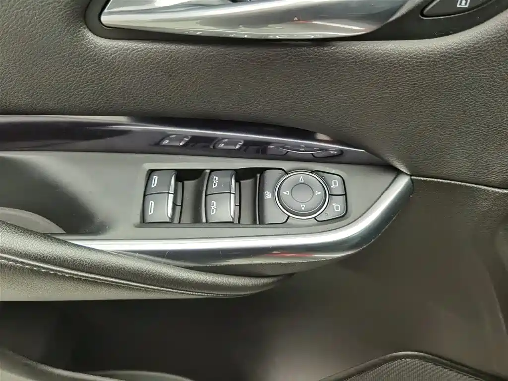 Cadillac XT4 2021 28T FWD Technology Edition фото 9