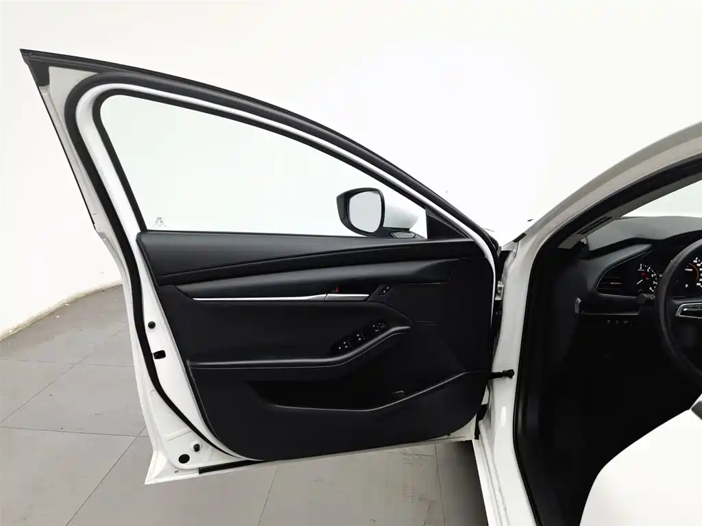 MAZDA 3 ANGKESAILA
