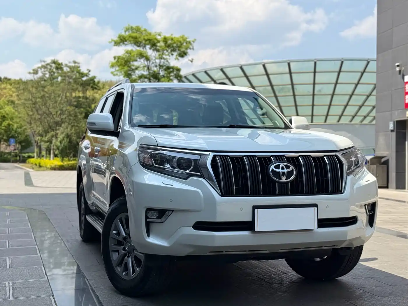 Toyota Prado 2018 3.5L Automatic TX-L Rear-mounted Spare Tire фото 3