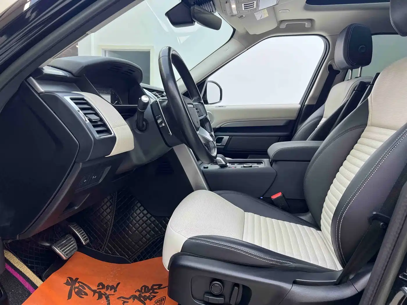 Land Rover Discovery 2023 360PS R-Dynamic S фото 11