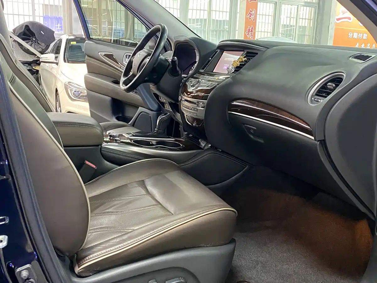 Infiniti QX60 (Import) 2020 2.5 S/C Hybrid 2WD Excellence Edition фото 11