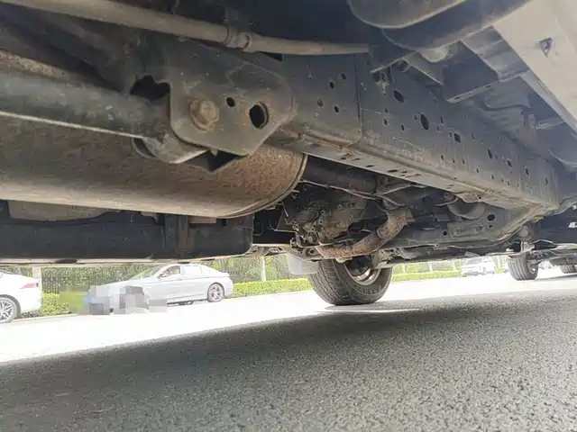 Toyota Prado 2018 3.5L Automatic TX-L Rear-mounted Spare Tire — фото 4