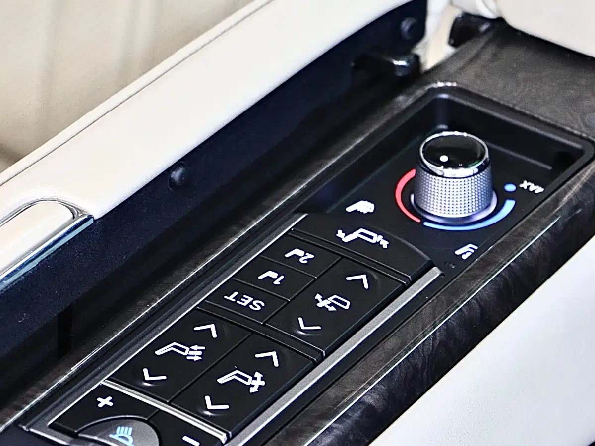 Toyota Alphard 2021 Hybrid 2.5L Premium фото 22