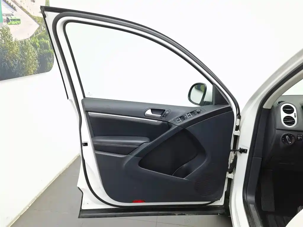 Volkswagen Tiguan 2016 Model 300TSI Automatic 4WD Luxury Edition фото 8