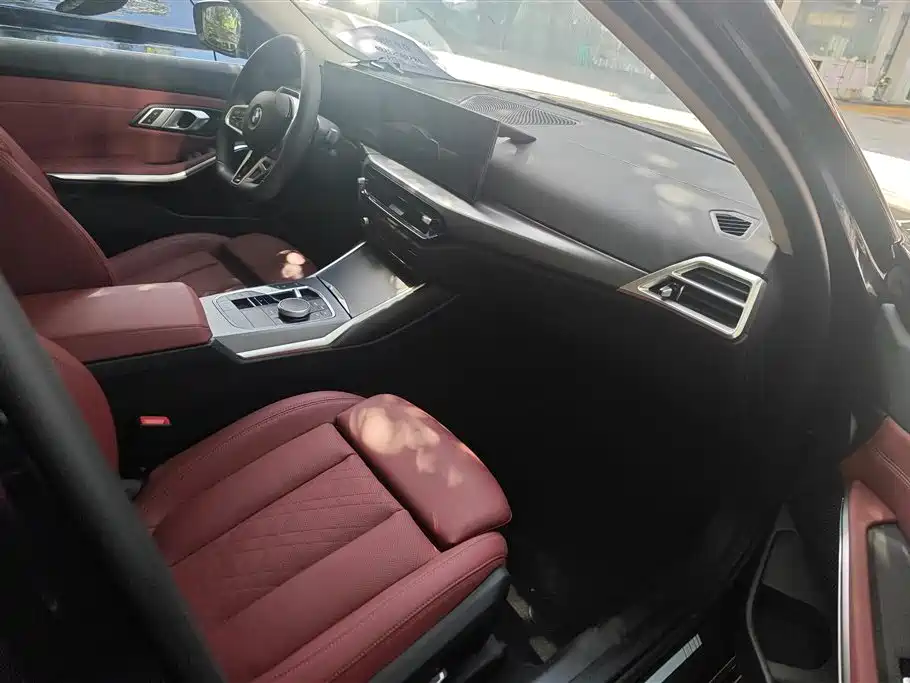 BMW 3 Series 2024 325Li M Sport Package фото 8