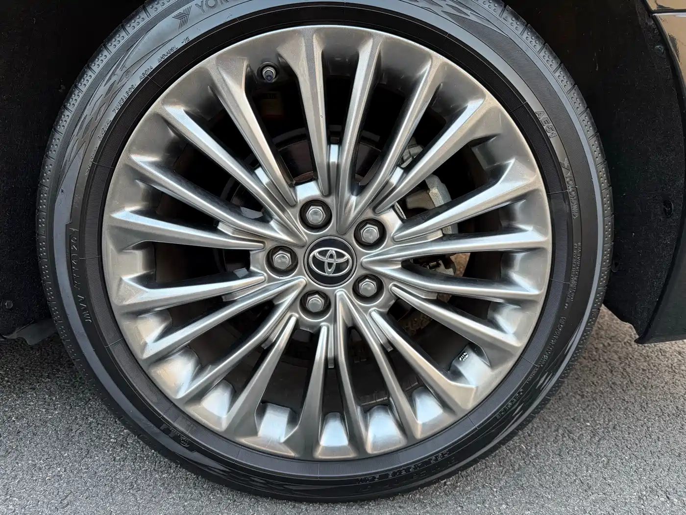 Toyota Avalon 2019 Hybrid 2.5L Limited Flagship Edition China VI фото 13