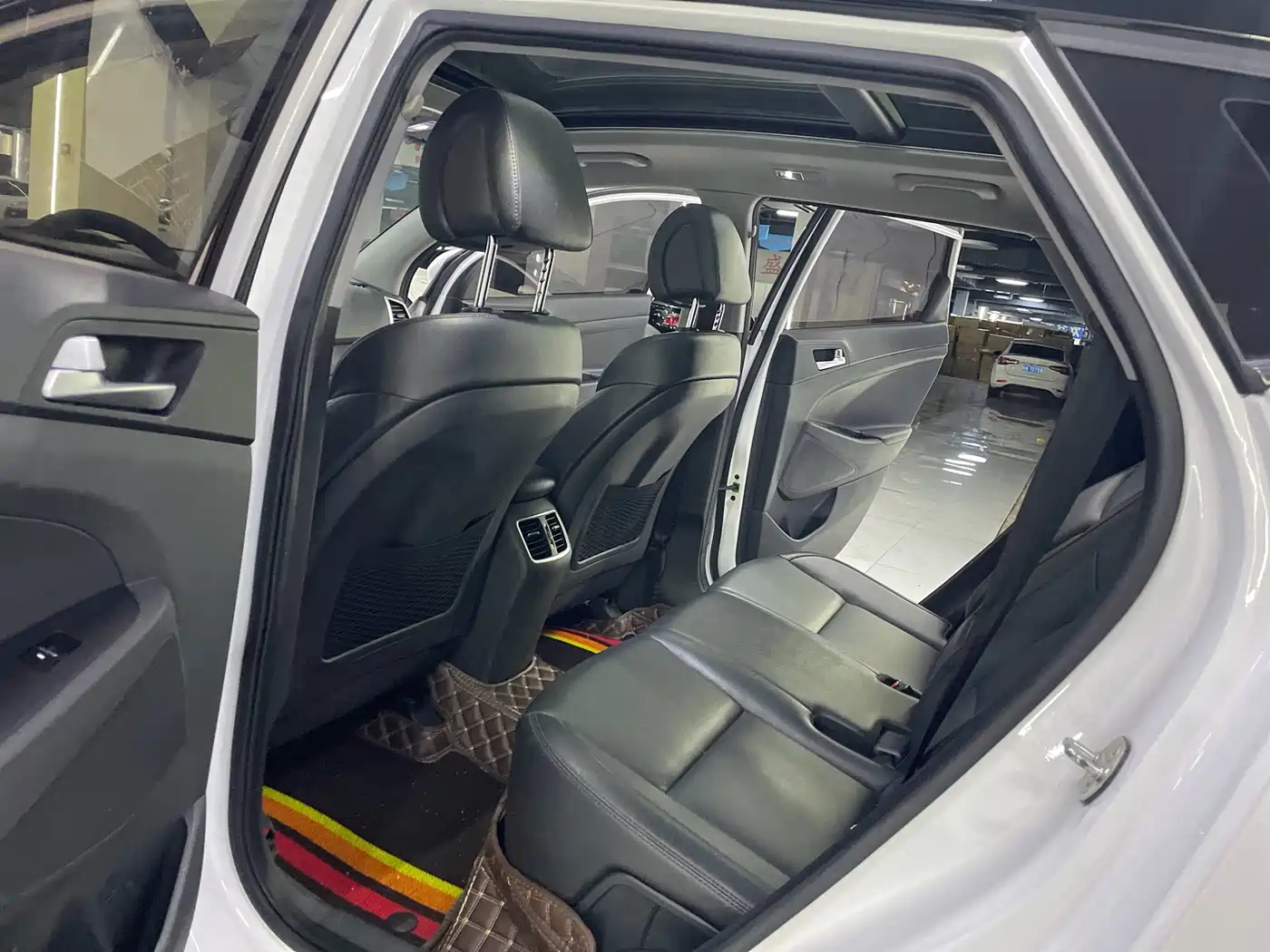 Hyundai Tucson 2018 1.6T DCT 2WD 15th Anniversary Special Edition фото 9
