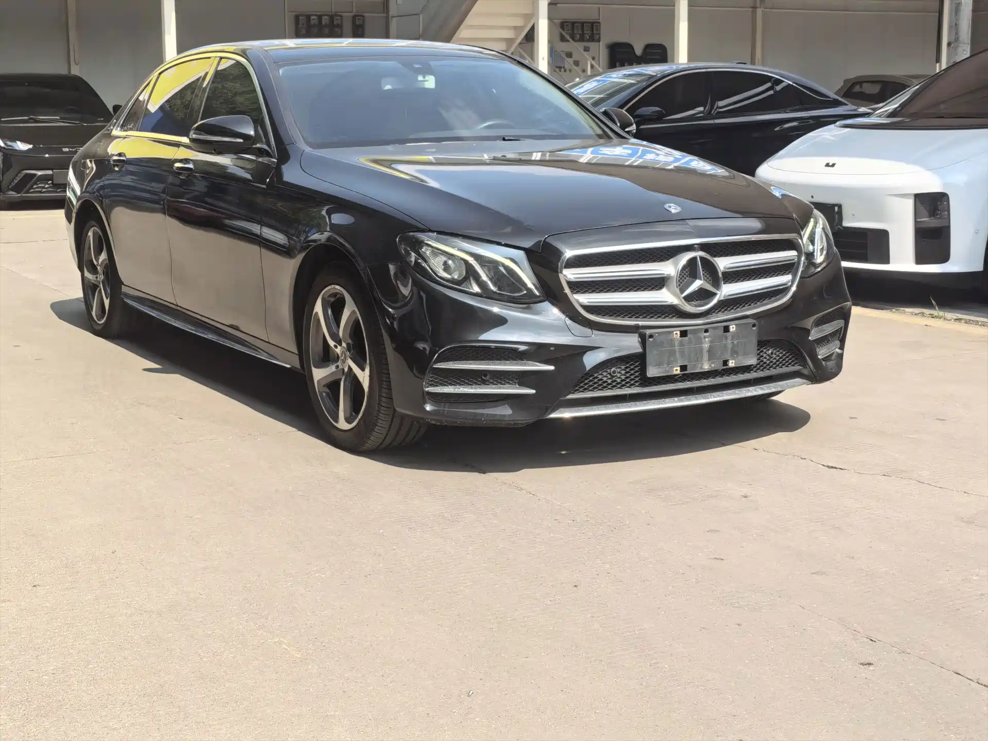 Фото 3 - Mercedes-Benz E-Class