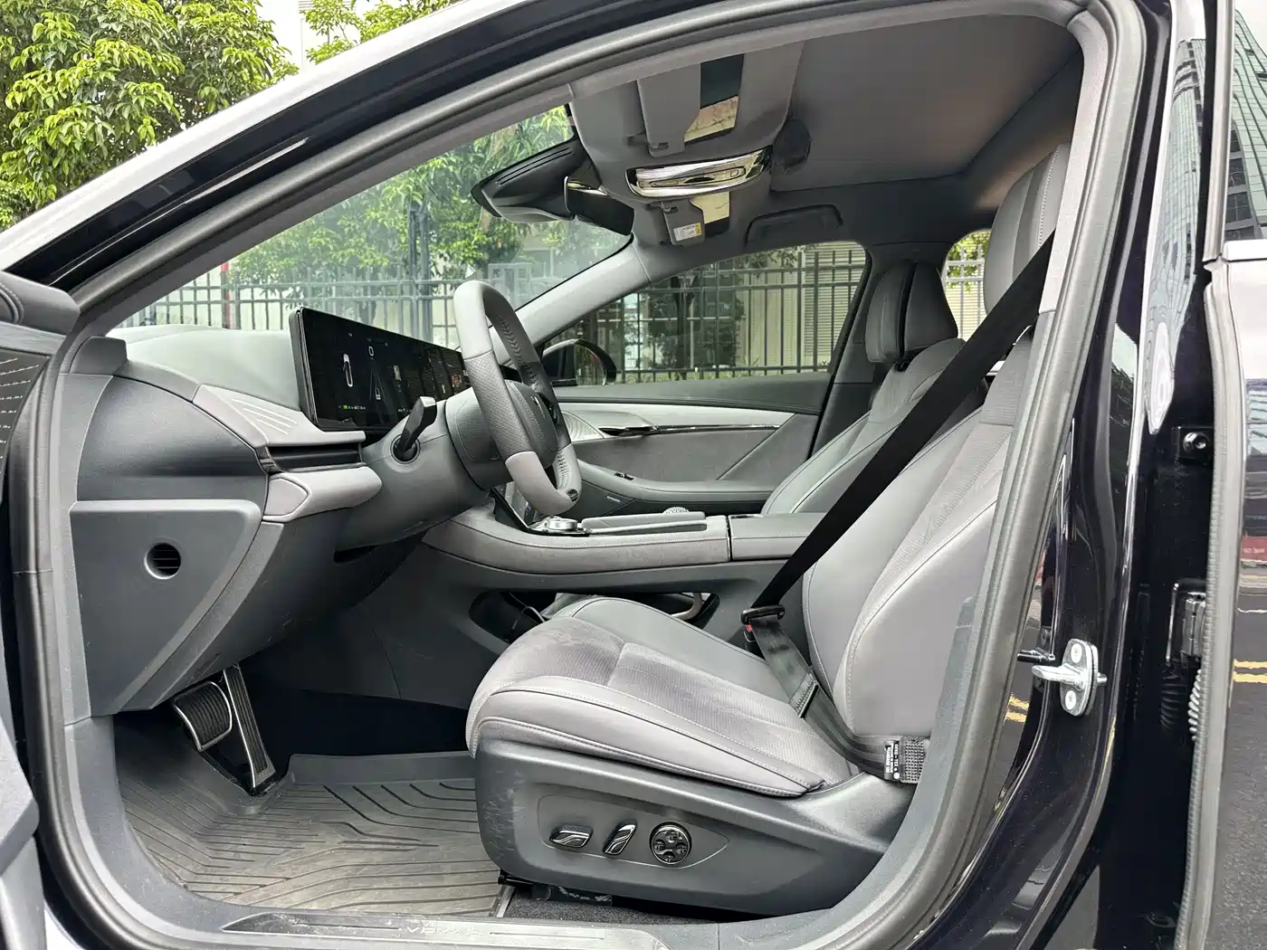 Voyah Auto VOYAH Zhuiguang 2025 2024 PHEV AWD Ultra-long Range Executive Edition
