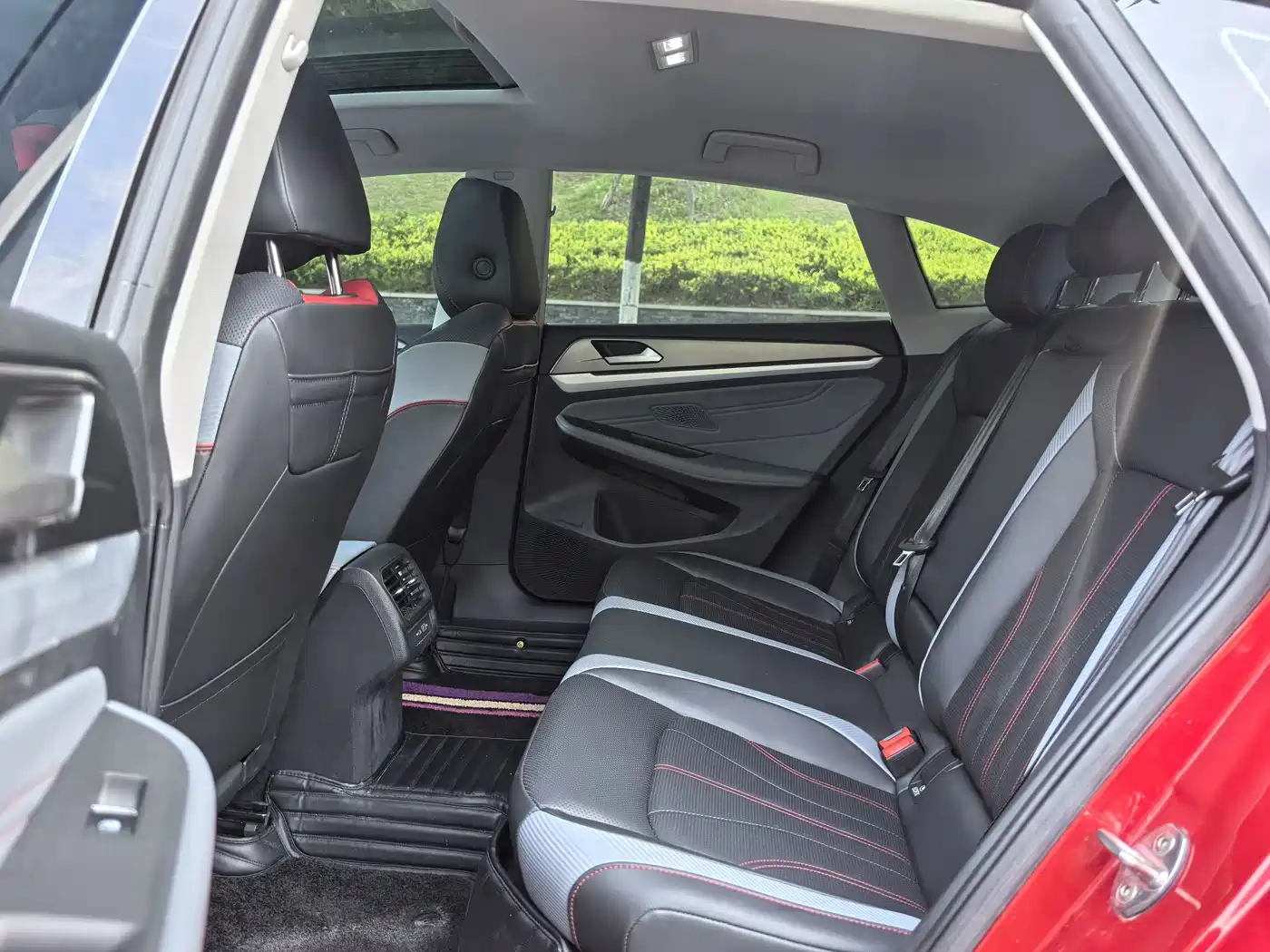 VOLKSWAGEN LINGDU