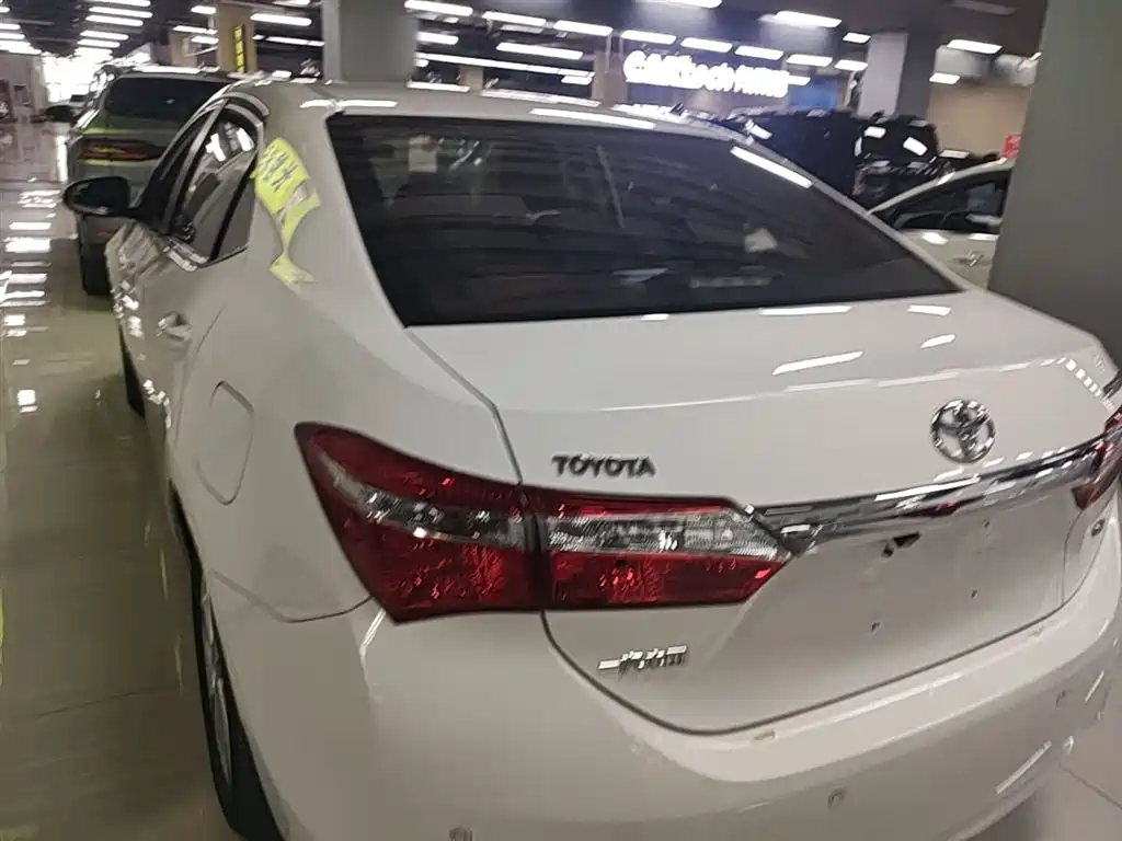 Toyota Corolla 2014 1.6L CVT GL фото 5