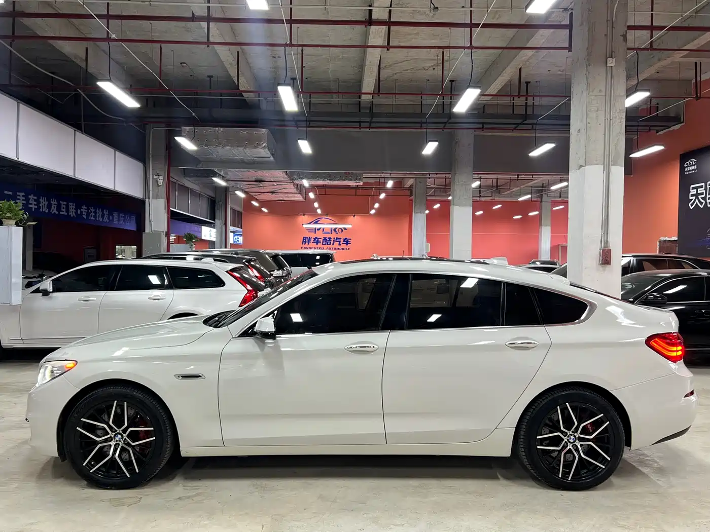 BMW 5 Series GT 2014 535i xDrive фото 7