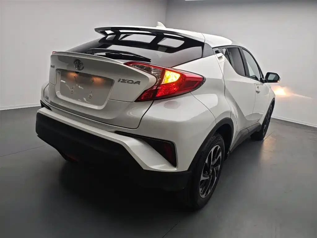 Toyota IZOA 2018 2.0L Yichi Edition China V фото 7