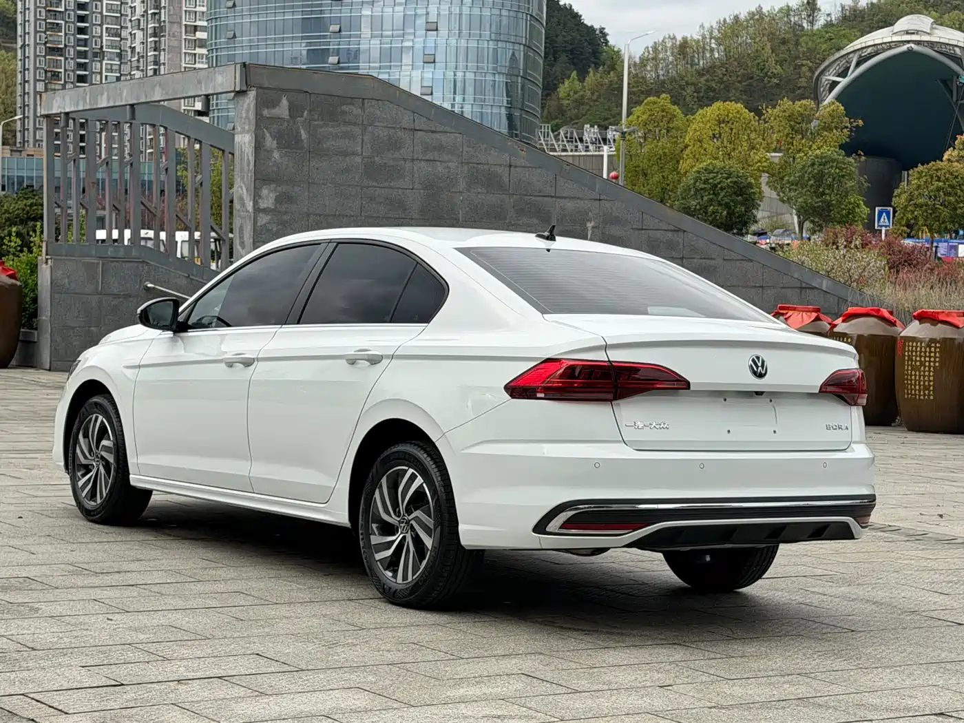 VOLKSWAGEN BORA