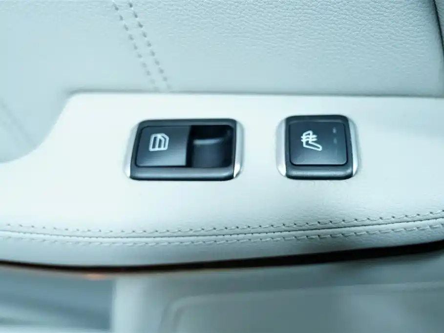 Mercedes-Benz E-Class 2012 E 300 L Elegance Model фото 25