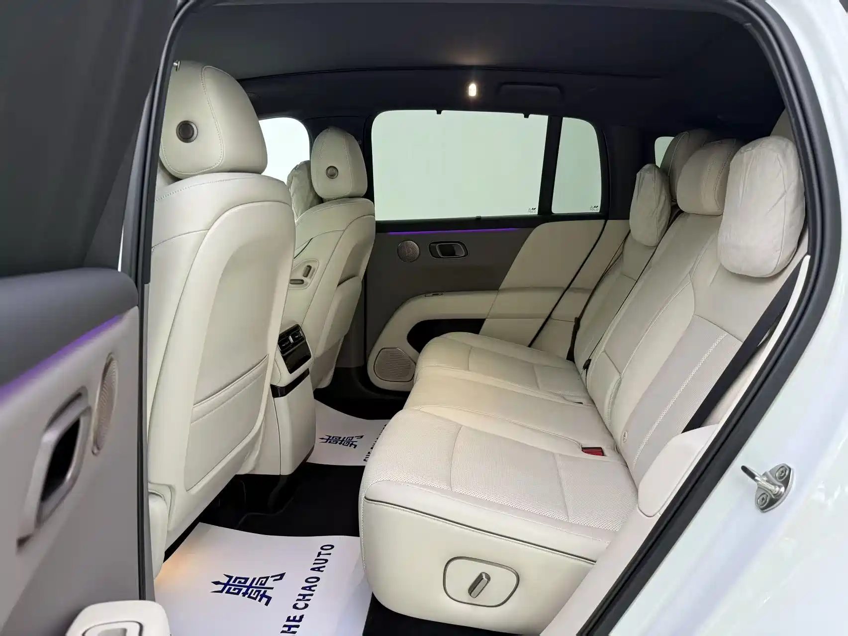 Photo 9 - Li Auto i6