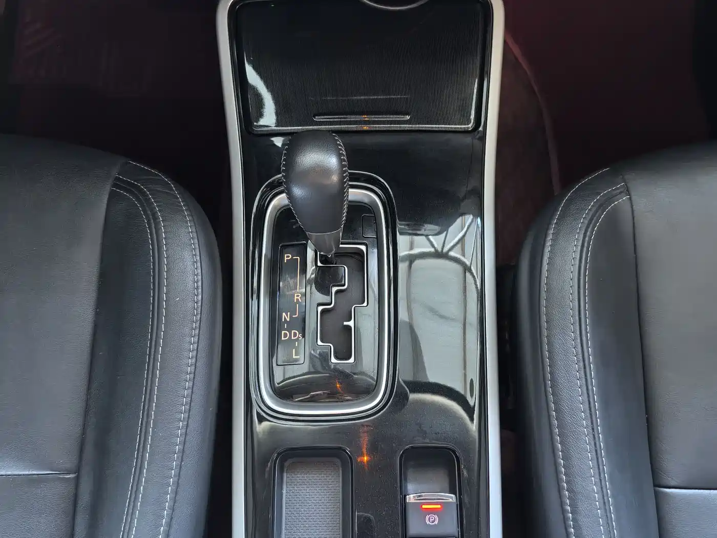 Mitsubishi Outlander 2019 2.0L 2WD Enjoy 5-Seater China VI фото 11