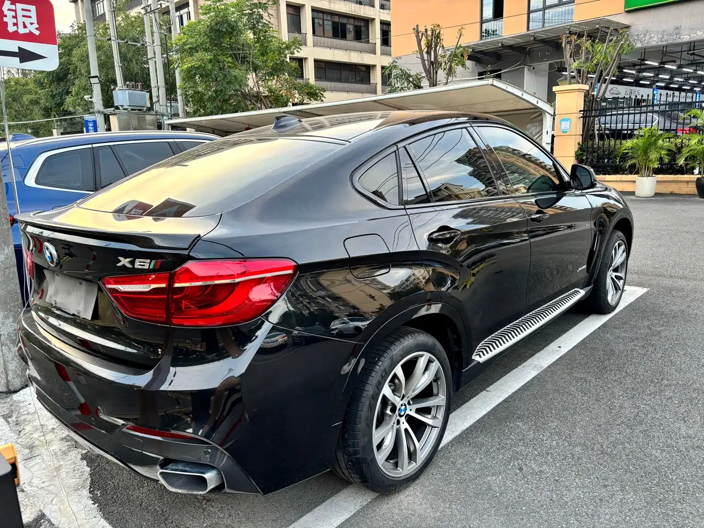Photo 6 - BMW X6