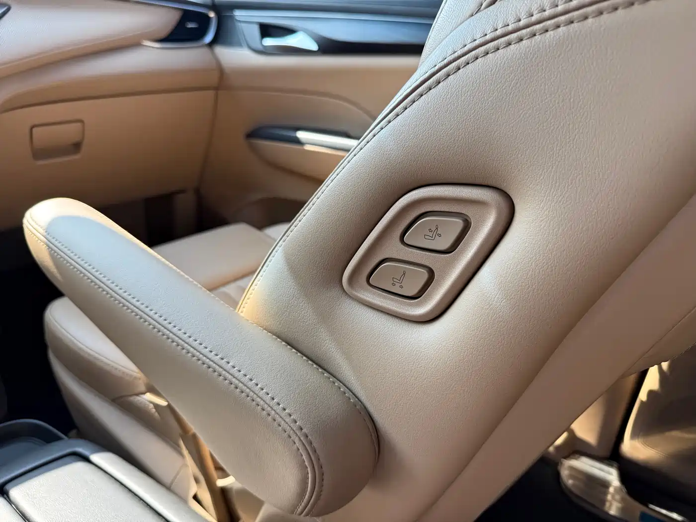 Buick GL8 2020 Model ES Landglory 653T Luxury фото 6