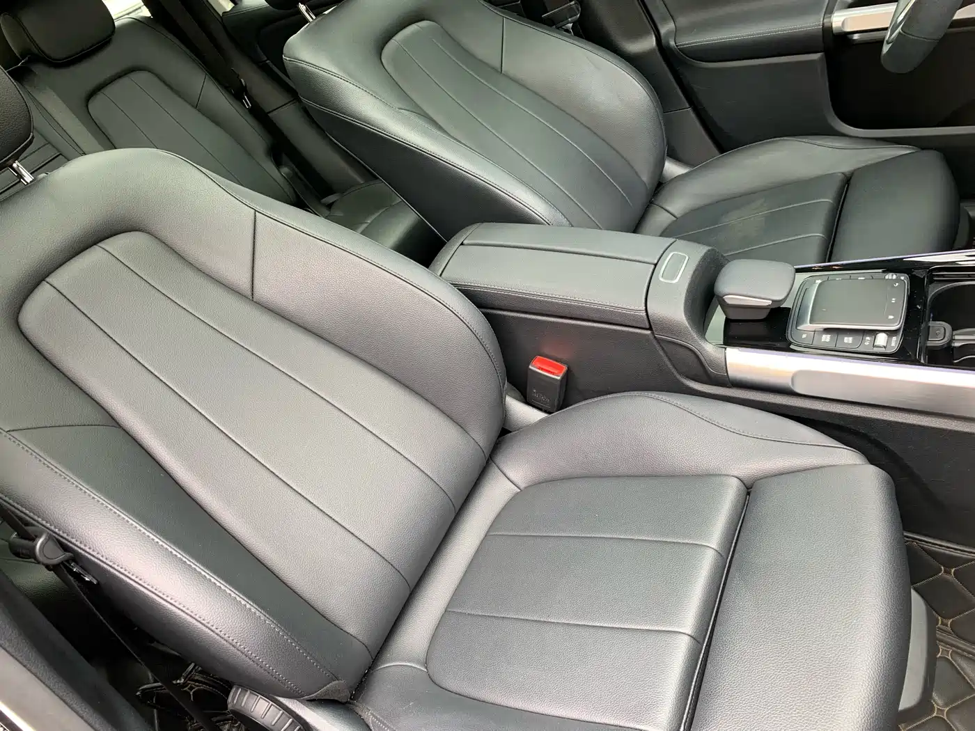 Mercedes-Benz GLB 2021 GLB 200 Dynamic фото 28