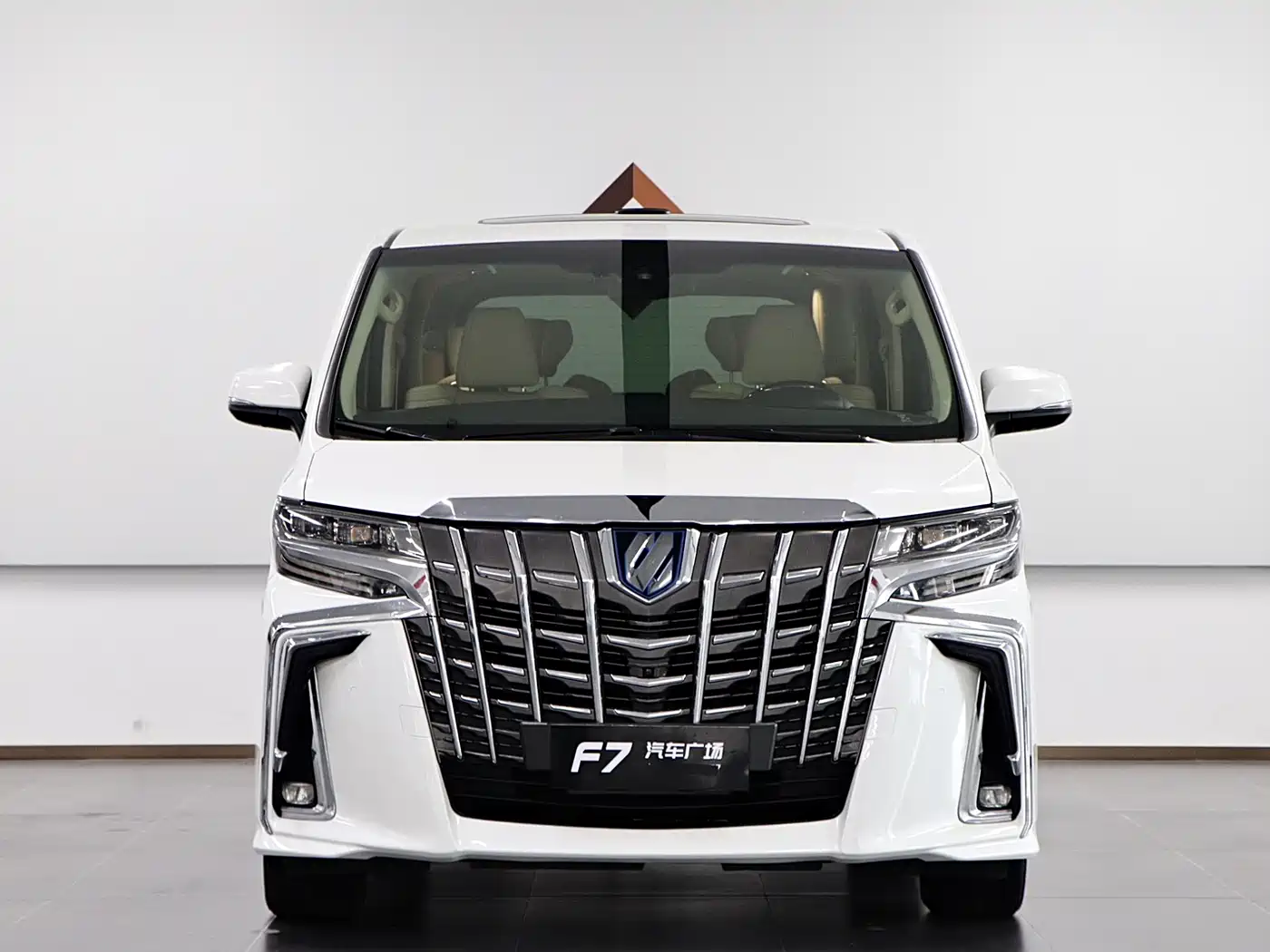Toyota Alphard 2021 Hybrid 2.5L Premium фото 2