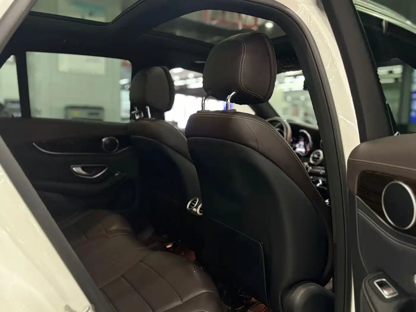 Mercedes-Benz GLC 2018 GLC 260 4MATIC Luxury фото 5