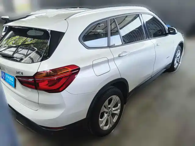 BMW X1 2016 sDrive18Li Premium Model — фото 2