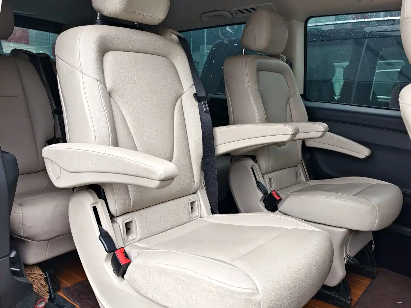 Mercedes-Benz Vito 2021 2.0T Elite 7-Seater фото 8
